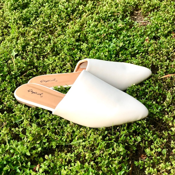 ❤️HP! White Vegan Leather Lightweight Mule Flats - Picture 8 of 8